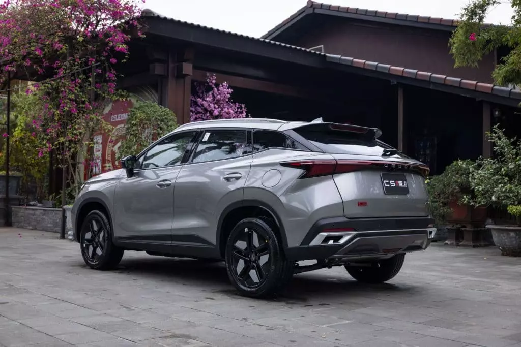 Omoda C5 HEV