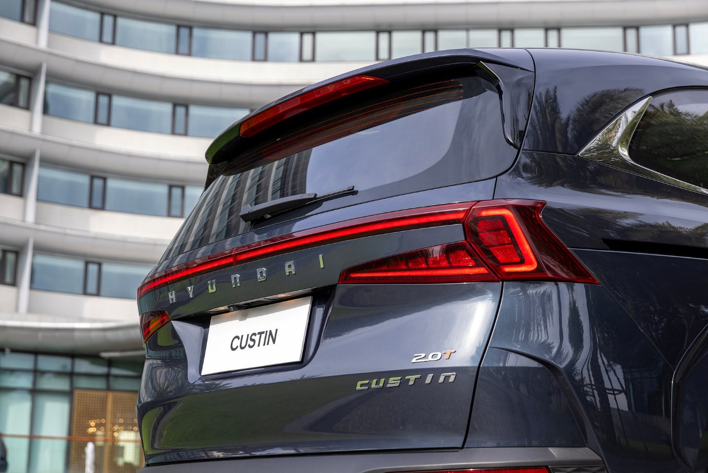 Hyundai Custin