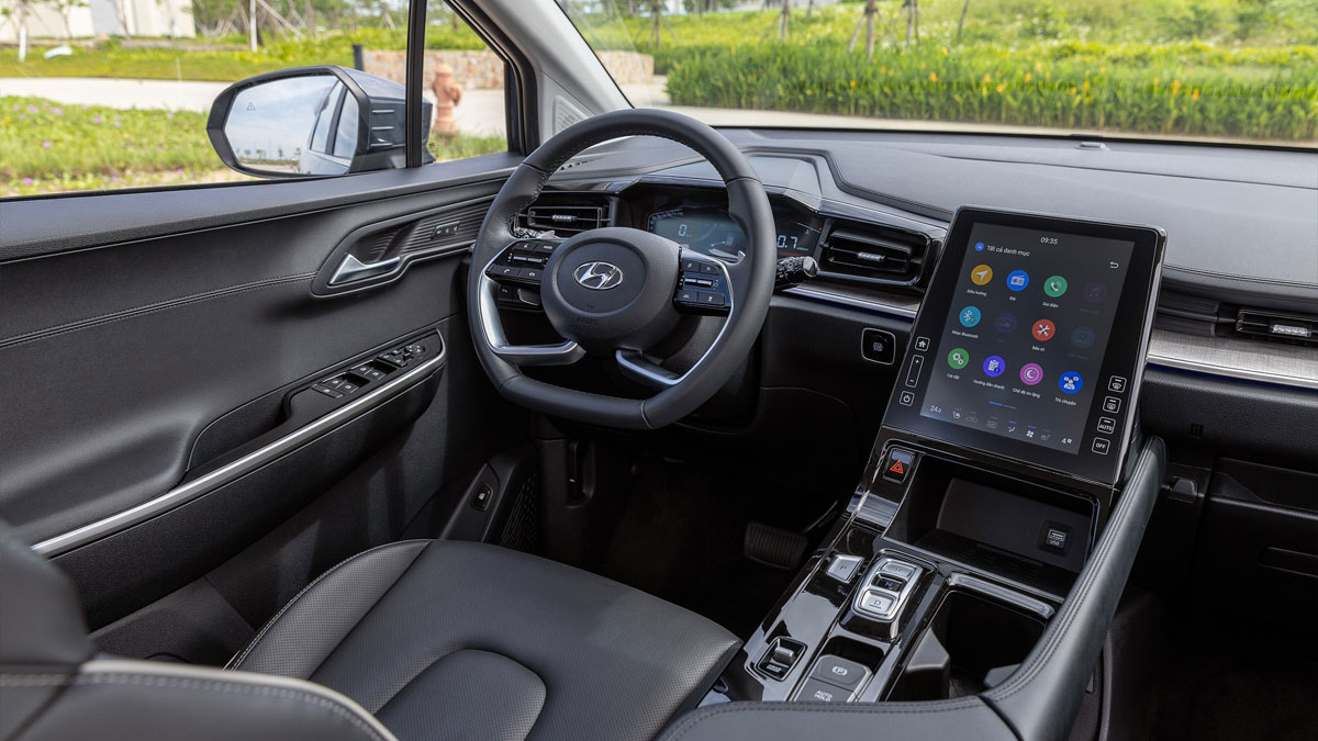 Hyundai Custin