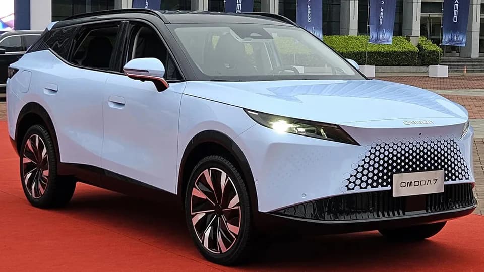 Xe Omoda C7