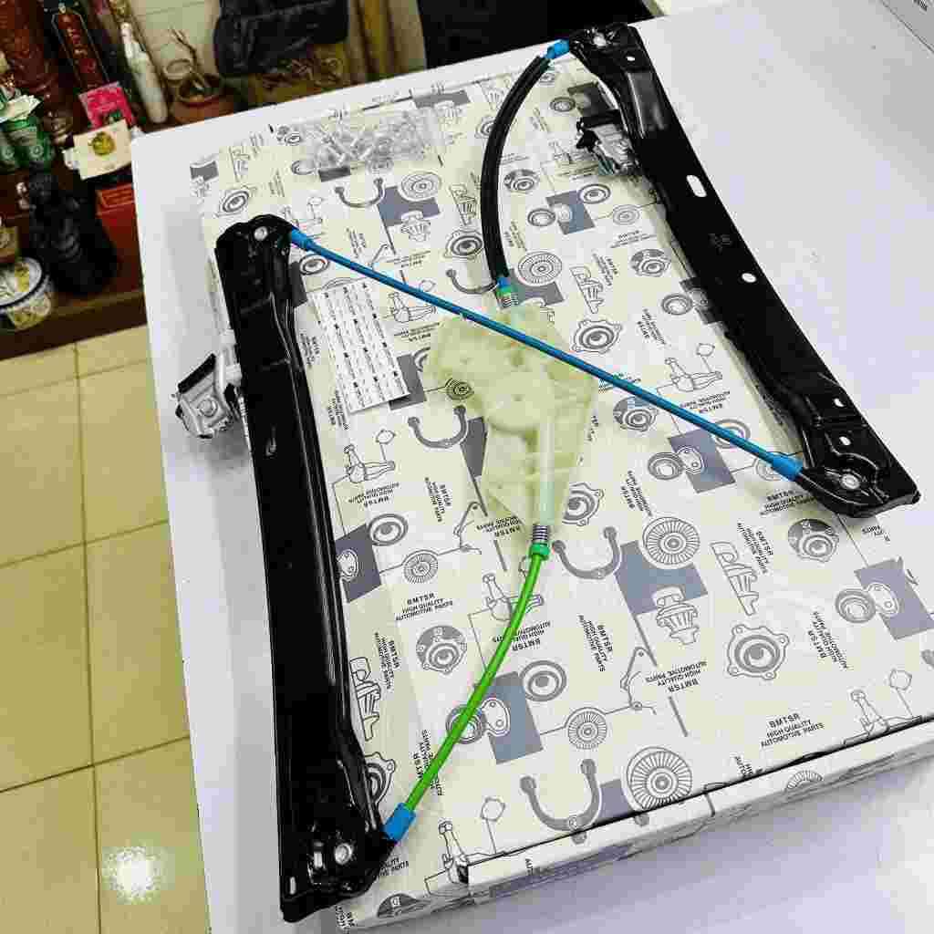 Compa lên xuống kính trước (trái/phải) mercedes-benz c,glk-class