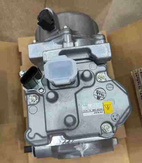 Lốc lạnh điều hòa điện toyota camry hybrid 