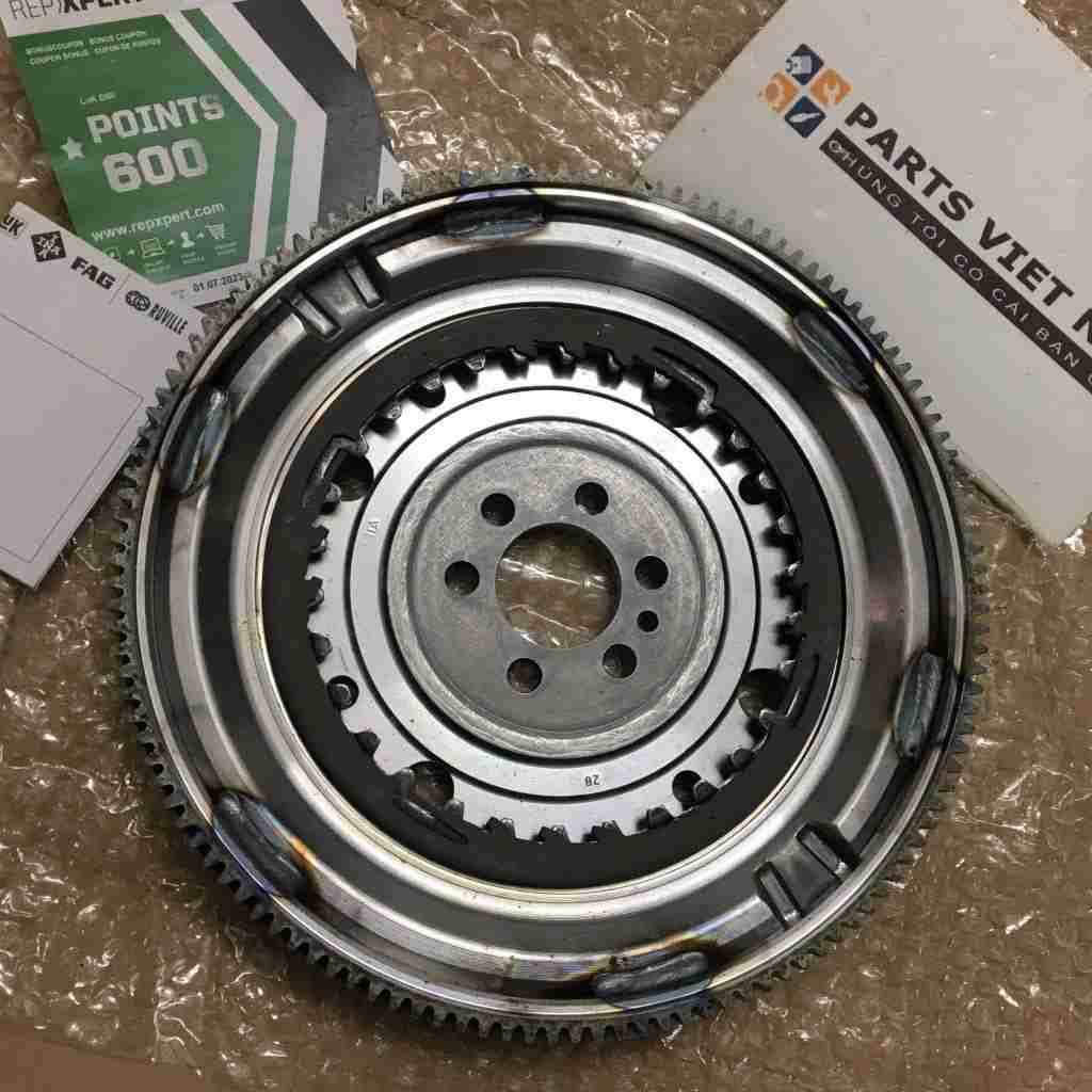 Bánh đà volkswagen beetle golf jetta passat scirocco 2008 - 2017