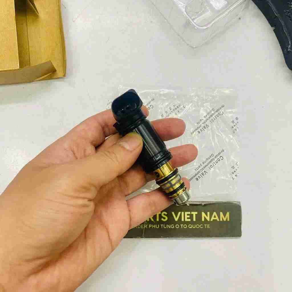  van đuôi lốc lạnh audi tt a4 a5 a6 a8 q7 2004-2016