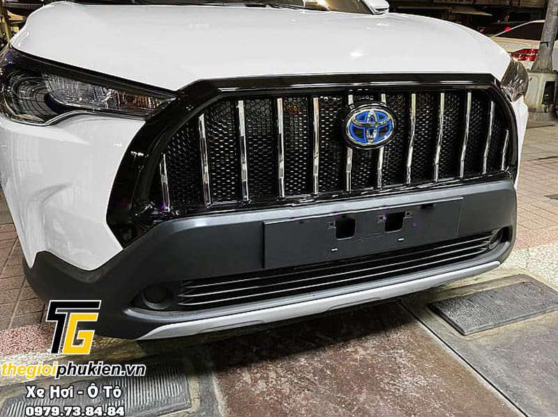 Ca lăng độ cho toyota corolla cross mẫu kẻ dọc mạ crom