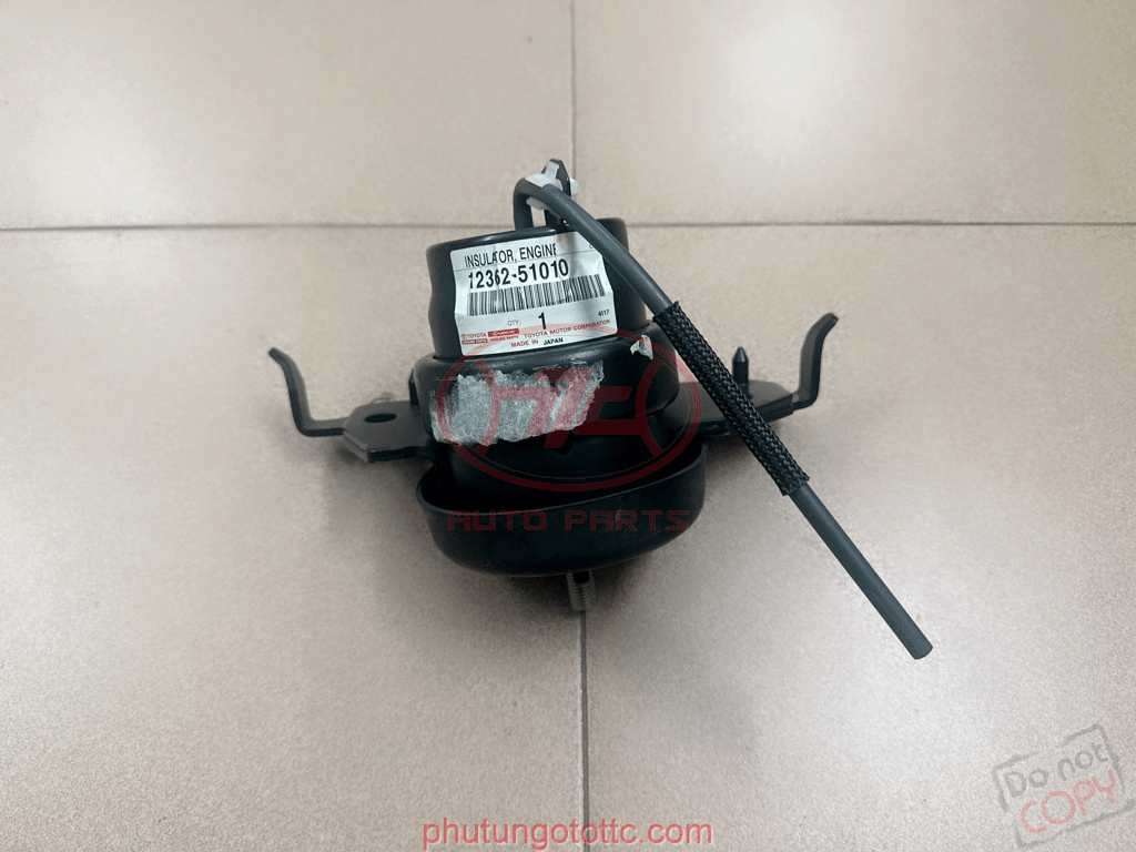 Cao su chân máy trước land cruiser 