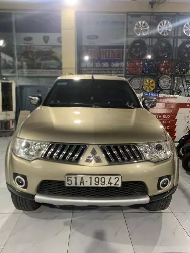 Bán xe Mitsubishi Pajero Sport D 4x2 AT - 2011, vô nhiều đồ chơi, giá 420tr.