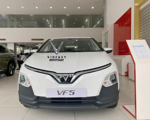 Bên em còn sẵn vài xe VinFast VF5 cuối cùng