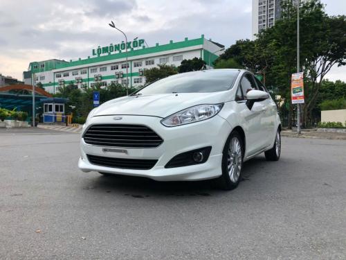 Xe Ford Fiesta 1.0 AT Sport 2014, màu trắng, nội thất đen còn mới (do ít sử dụng)