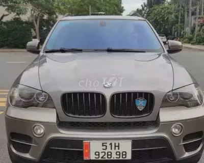 BMW X5 2011 LCI màu xám, xe chính chủ sử dụng kỹ, đã lên nhiều option giá trị.