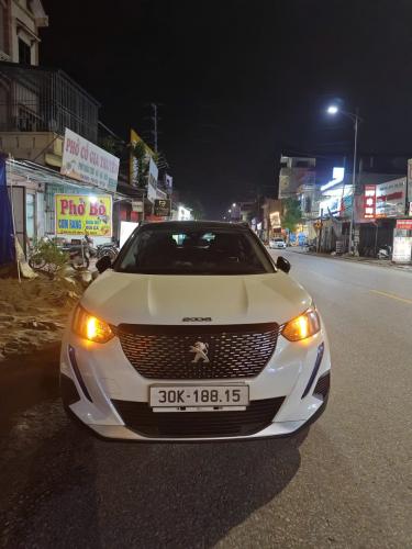 Bán Peugeot 2008 GT line , xe mầu trắng nguyên bản mới 90% , odo 4 vạn chuẩn  + Đã độ loa và đèn led 