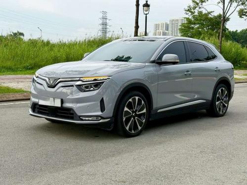 Vinfast VF8 Plus 2025 màu Xám