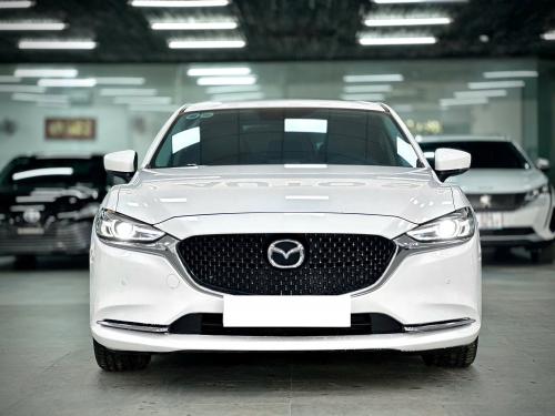 Bán xe Mazda 6 Luxury 2.0 AT 2022, màu trắng.