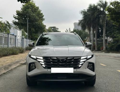 Bán xe Hyundai Tucson 1.6 AT Đặc Biệt 2023, màu trắng.