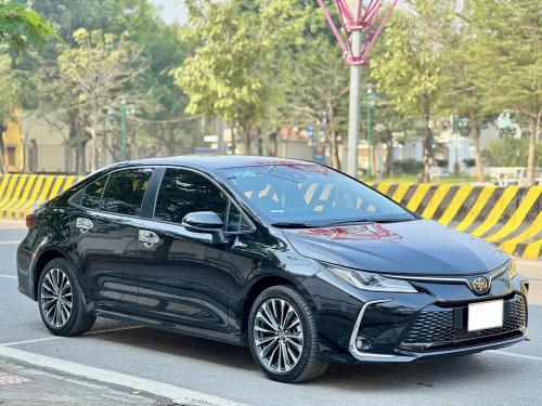 Bán xe Toyota Corolla Altis 1.8V 2024, màu đen.