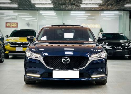 Bán xe Mazda 6 Premium 2.0 AT TCCC 2024, màu xanh.