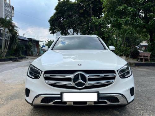 Bán xe Mercedes Benz GLC 200 4Matic 2021, màu trắng.