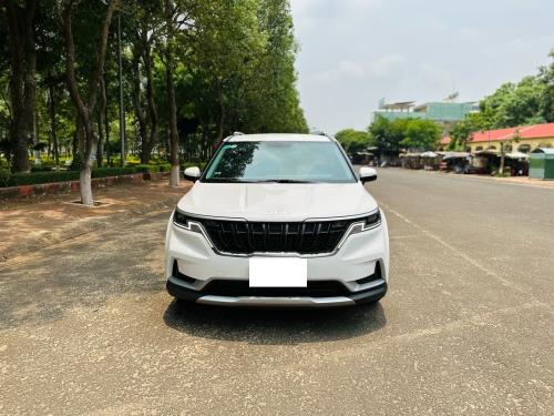 Bán xe Kia Carnival Luxury 2.2D 2024, màu trắng.