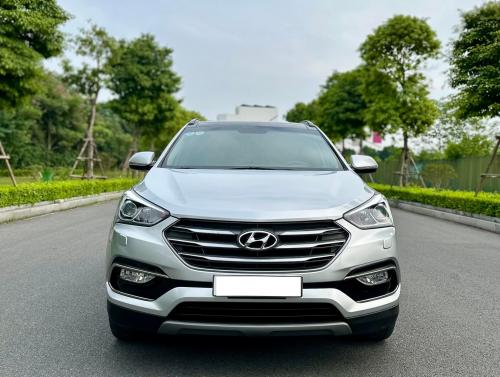 Bán xe Hyundai SantaFe 2.4L 4WD 2018, màu bạc.