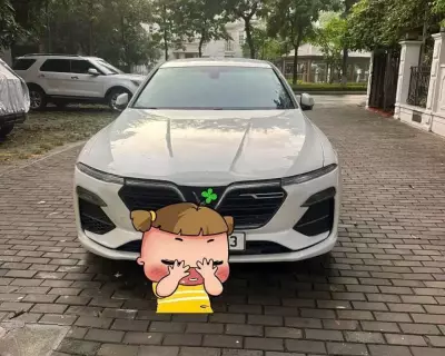Cho thuê xe VinFast Lux A2.0 tại HN