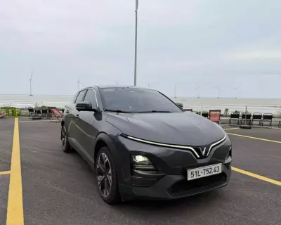 Cho thuê xe VinFast VF6 Plus tại HCM