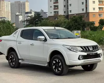 Mitsubishi Triton sản xuất 2016 2 cầu