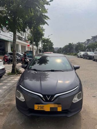 Cho thuê xe Vinfast VF5 tại HN