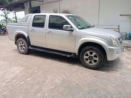 ISUZU DMAX 209 xe số tự động máy số chất
