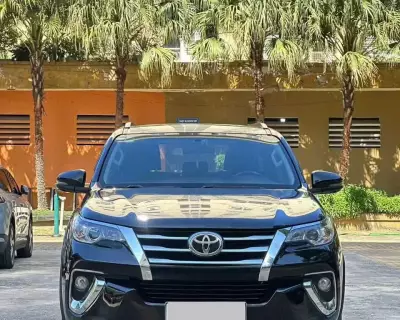 Toyota Fortuner 4x2 máy xăng 2018