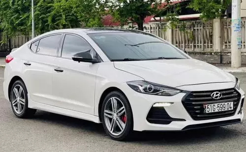 Bán Xe Hyundai Elantra 2018