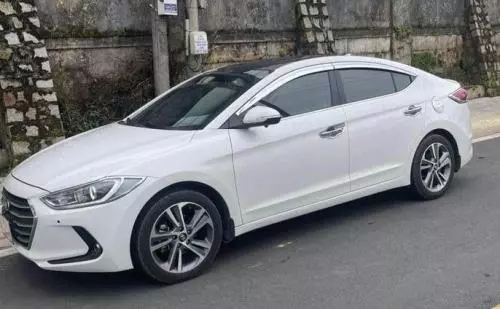 Bán Xe Huyndai Elantra 2017