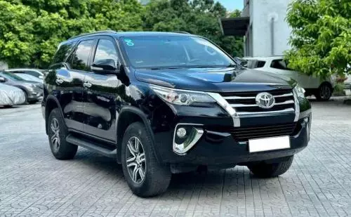 Bán Xe Toyota Fotuner 2.7 AT 2017
