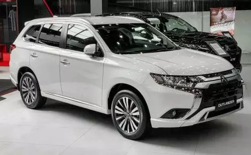Bán Xe Mitsubishi Outlander 2023 giá siêu tốt