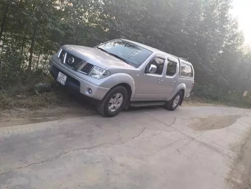 Bán Xe Nissan Navara 2012 số sàn 2 cầu điện máy dầu