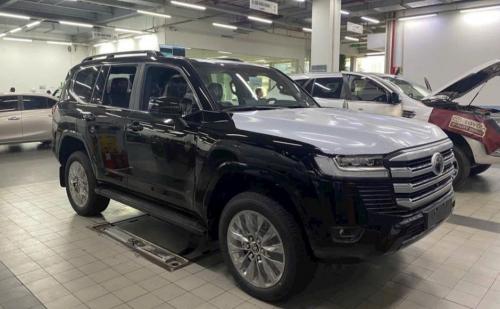 Toyota Land Cruiser LC300 2023