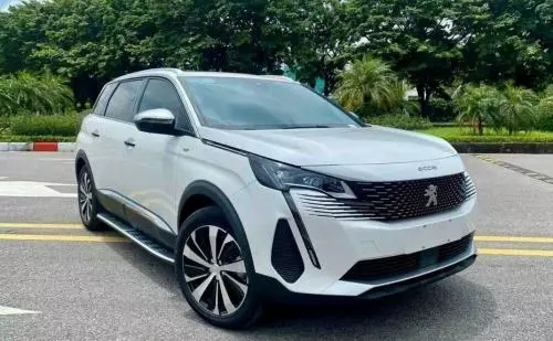 Bán Xe PEUGEOT 5008 GT 2023