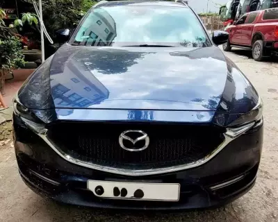 Nhà mình cần bán lại chiếc Mazda CX-5 Premium 2.0, mua từ đầu để đi lại gia đình, sử dụng rất giữ gìn.
