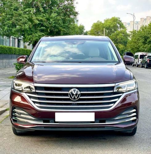 Bán xe Volkswagen Viloran Luxury 2024, màu đỏ