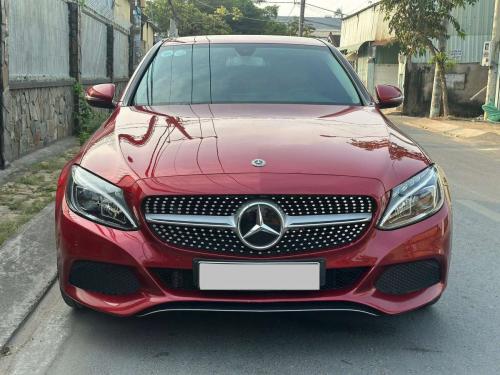 Bán xe Mercedes C200 2019, màu đỏ