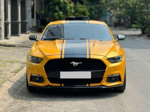 Bán xe Ford Mustang Ecoboost 2015, màu vàng