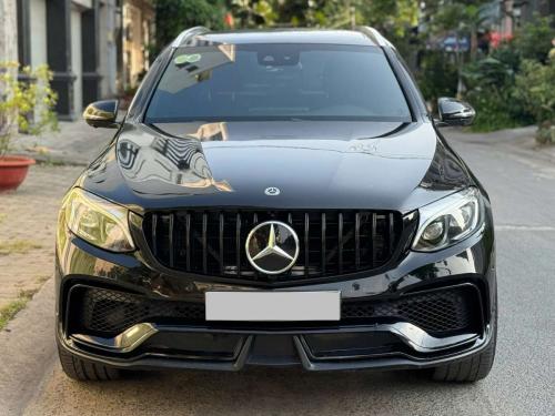 Bán xe Mercedes Benz GLC 300 4Matic 2018, màu đen