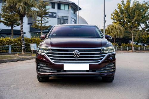 Bán xe Volkswagen Viloran Luxury 2024, màu đỏ mận