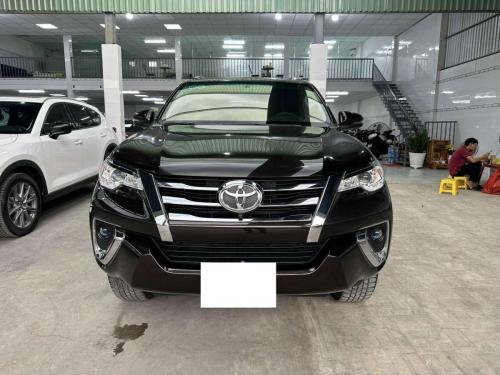 Bán xe Toyota Fortuner 2.4G 4x2 AT 2020, màu đen