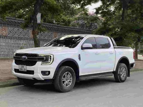 Ford Ranger XLS AT đời 2023