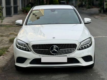 Bán xe Mercedes Benz C200 2019, màu trắng