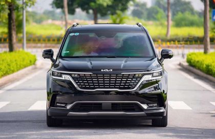 Bán xe Kia Carnival Signature 2.2D 2024, màu đen
