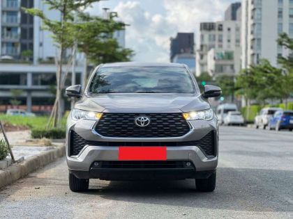 Bán xe Toyota innova Cross 2.0 CVT 2025, màu đồng ánh kim