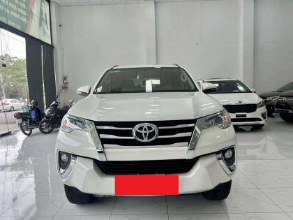 Bán xe Toyota Fortuner 2.7V 4x2 AT 2019, màu trắng