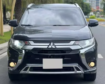 Bán xe Mitsubishi Outlander 2.0 CVT 2024, màu xám
