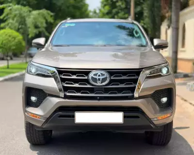 Toyota Fortuner 2.4G 4x2 AT